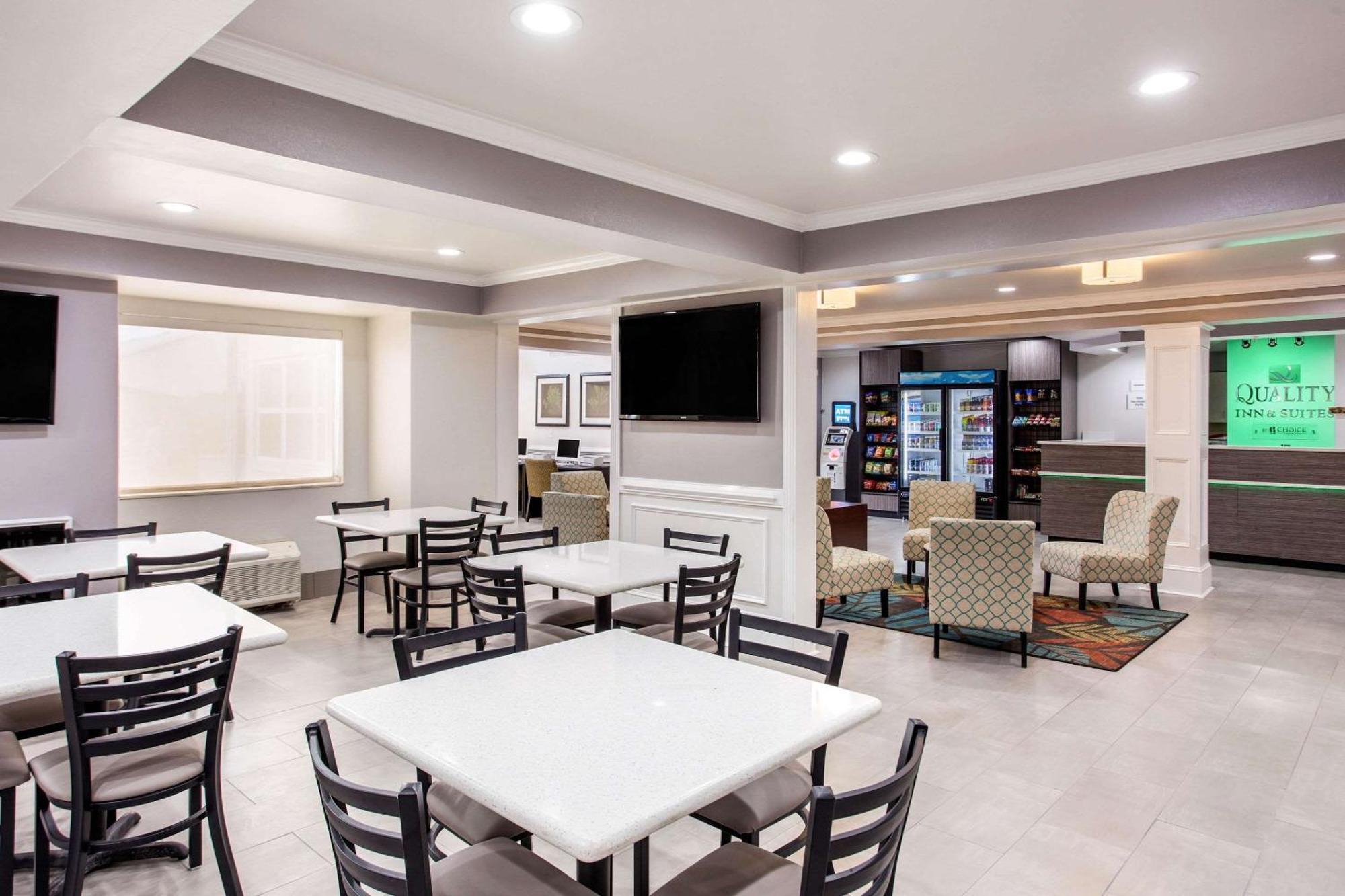Quality Inn & Suites Myrtle Beach Near Outlets Exterior photo