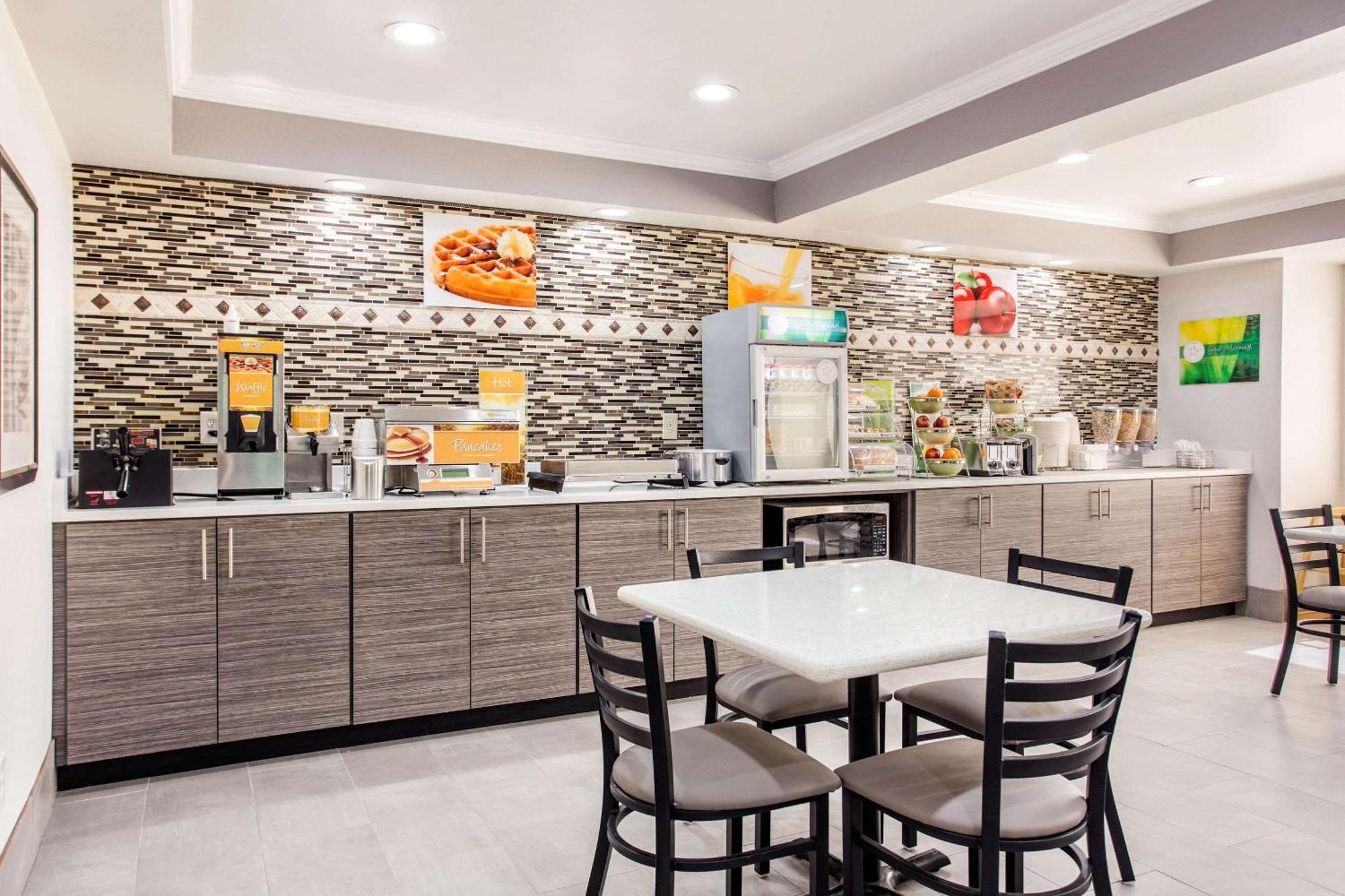 Quality Inn & Suites Myrtle Beach Near Outlets Exterior photo