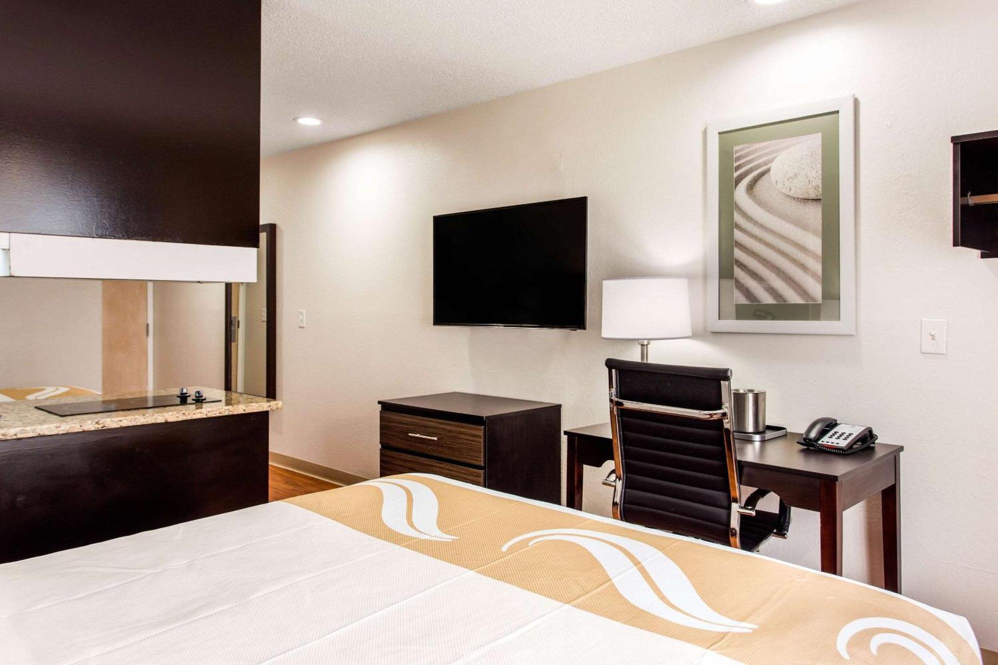 Quality Inn & Suites Myrtle Beach Near Outlets Exterior photo