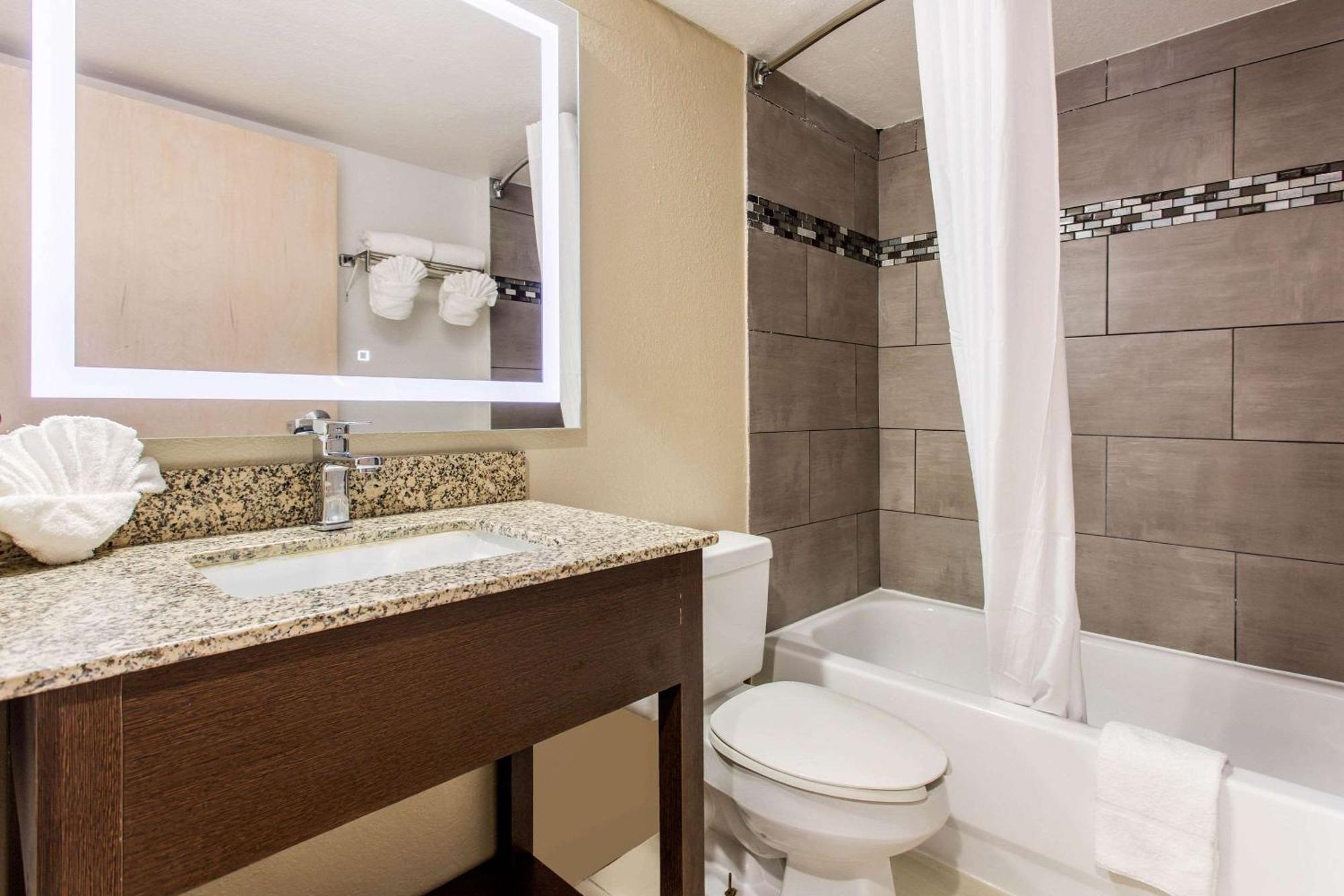 Quality Inn & Suites Myrtle Beach Near Outlets Exterior photo